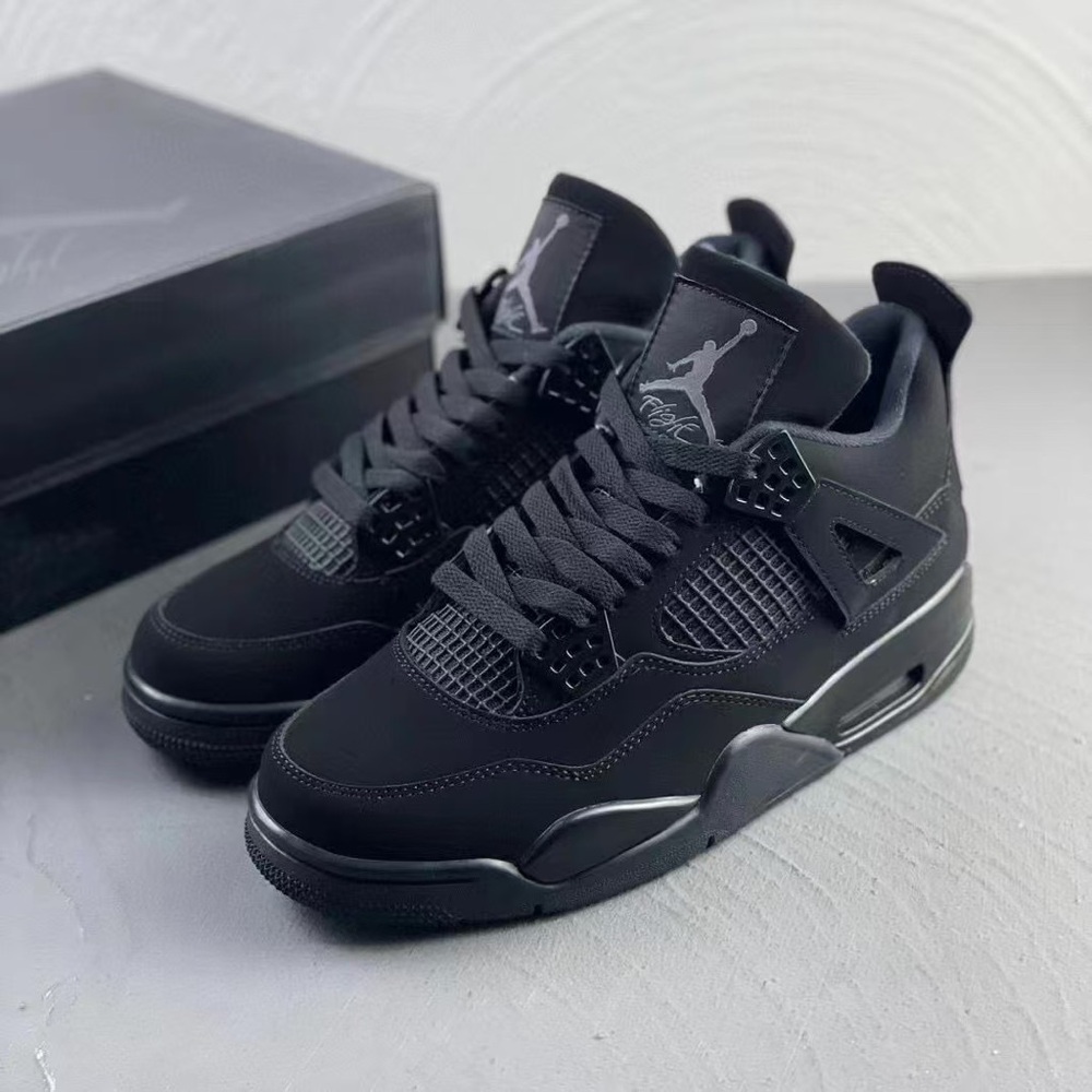 Air Jordan 4 Retro "Black Cat"